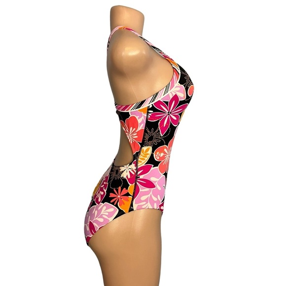 The Finals Paradise Butterfly Back One Piece Swimsuit Pink and Black - Picture 4 of 12